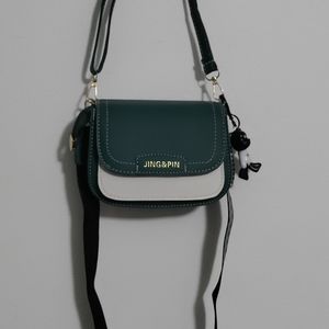Women's shoulder bag